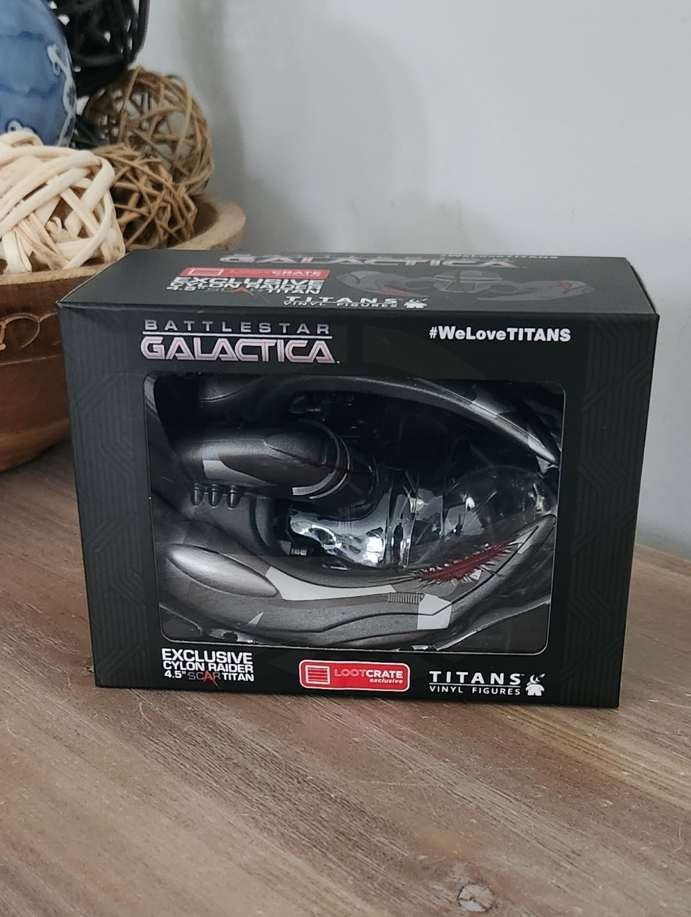 🚀 Battlestar Galactica Cylon Raider Scar TITAN 4.5" Exclusive NWT Toy Spaceship - Picture 2 of 9